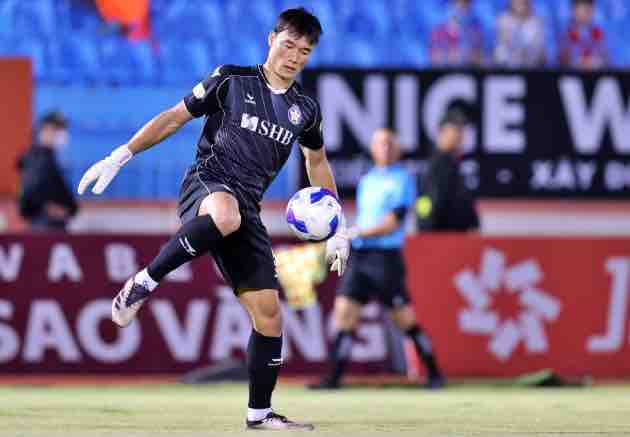 Thủ môn Bùi Tiến Dũng và trận play-off căng thẳng