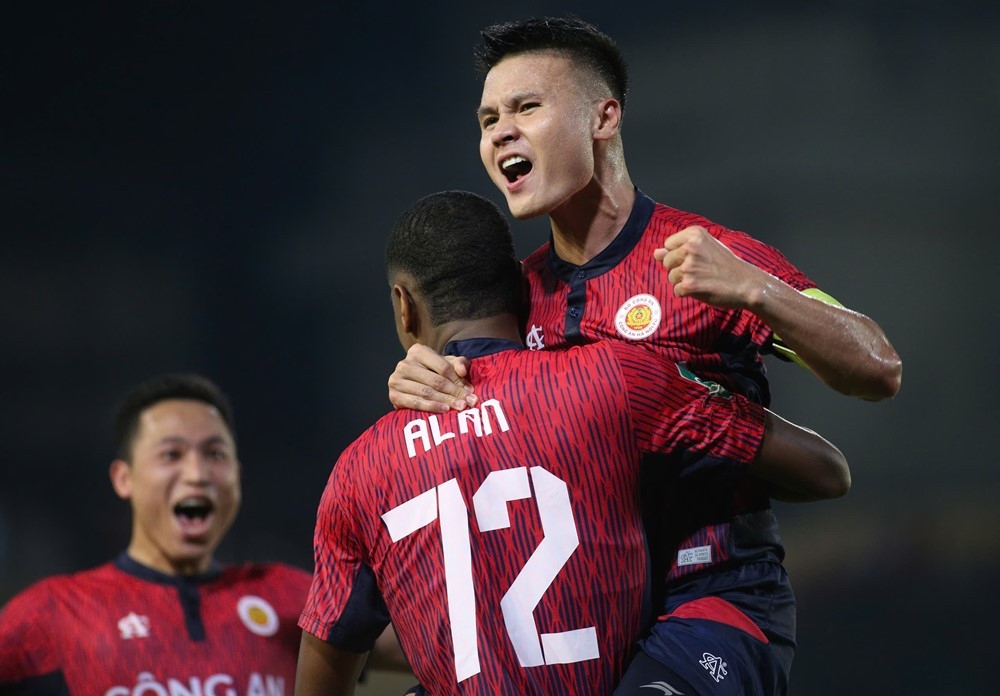 Màn trình diễn của Quang Hải